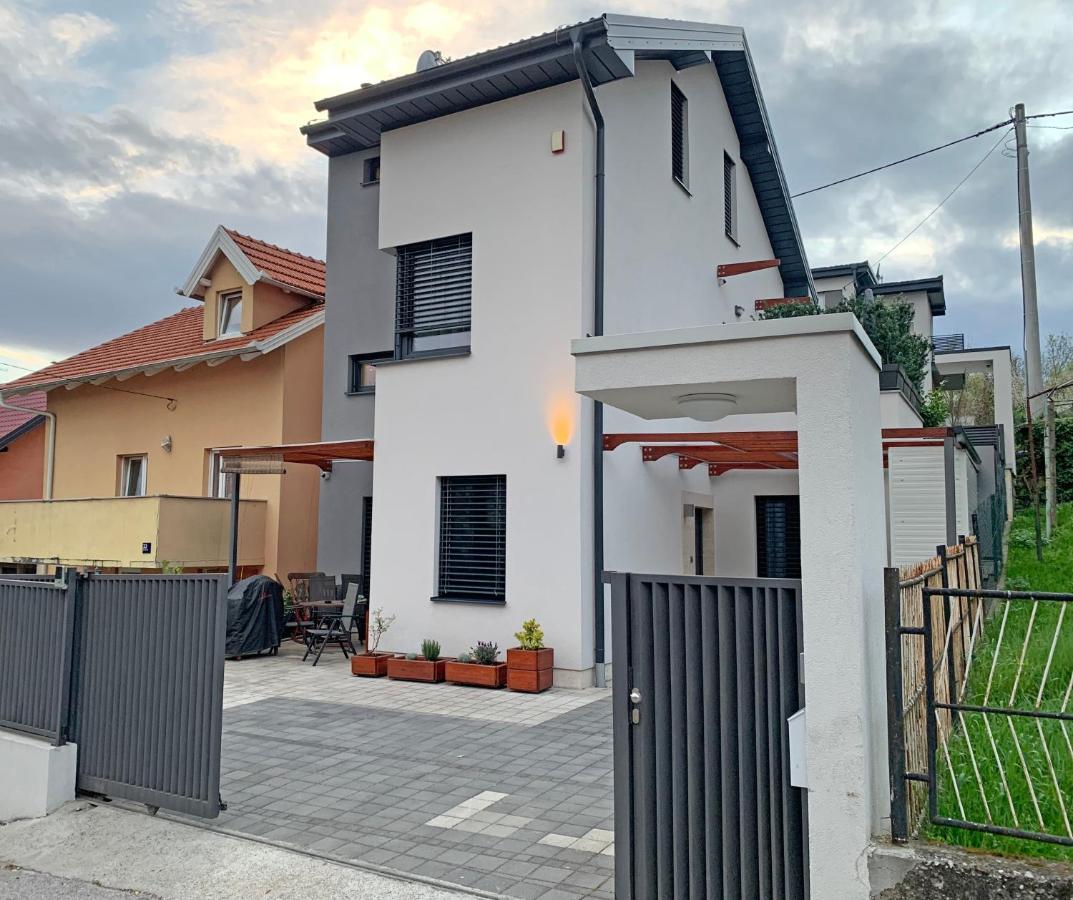 Apartment Maksimir Yard Zagabria Esterno foto
