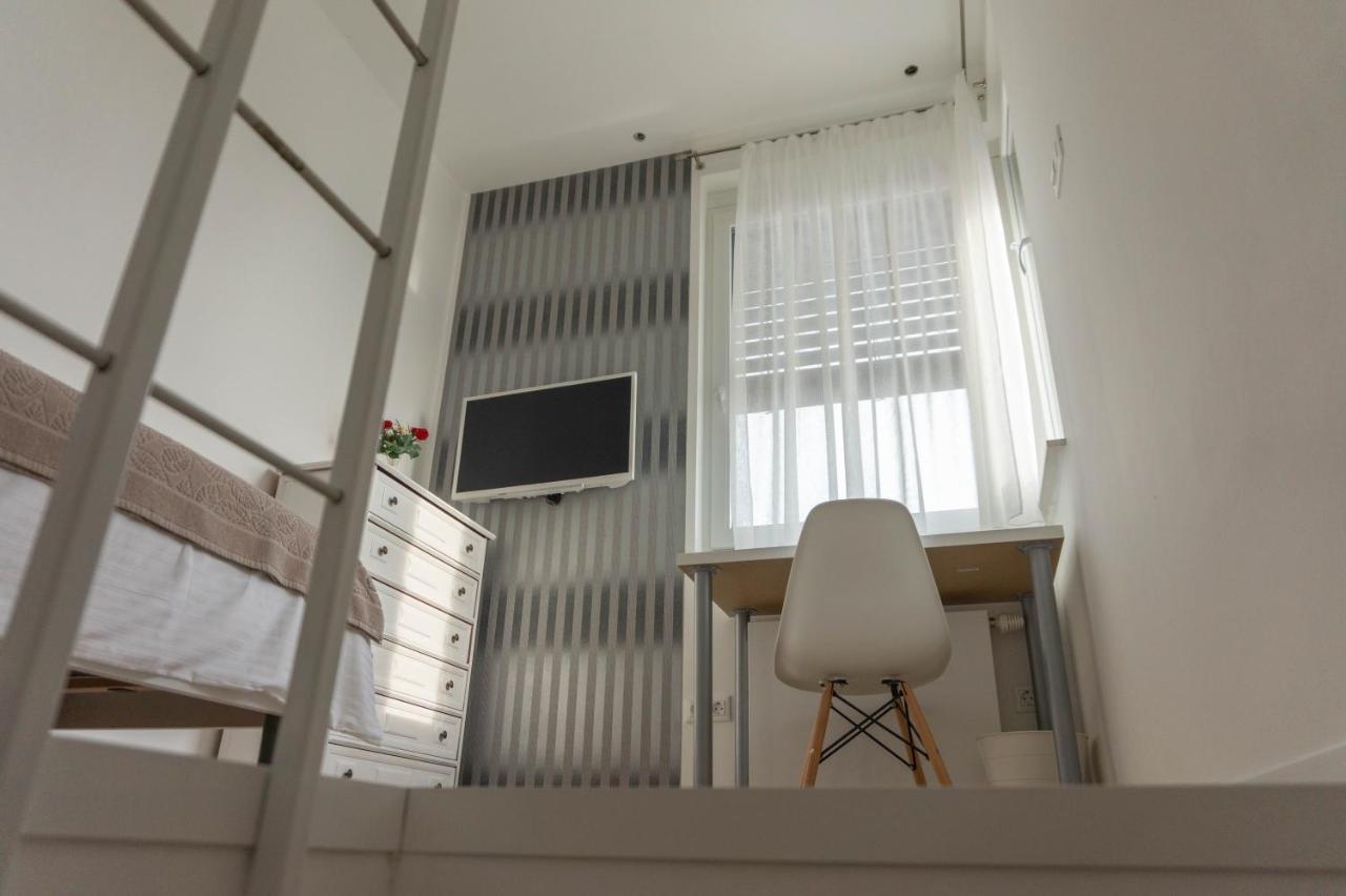 Apartment Maksimir Yard Zagabria Esterno foto